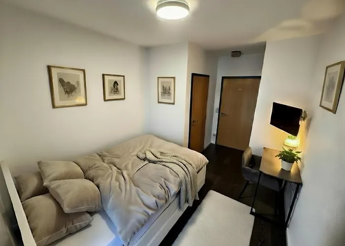 Ruhiges Mit Eigenem Bad アパート バート・ウーラッハ